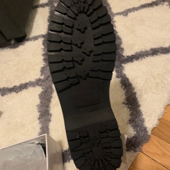 Women's Chunky Sole Leather Chelsea Boots - Picture 9 of 11